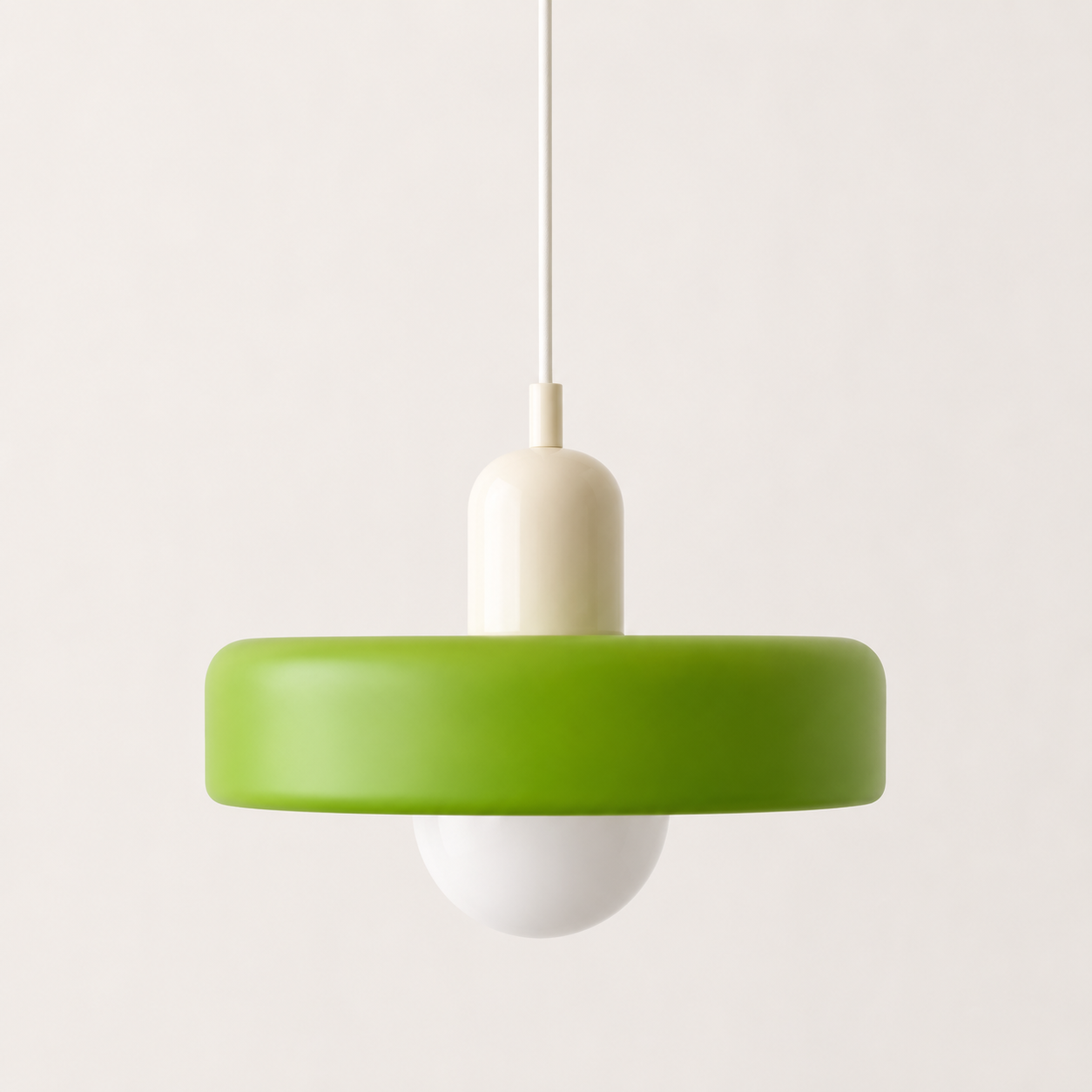 Bauhaus-pendellampe med farvet glasskærm