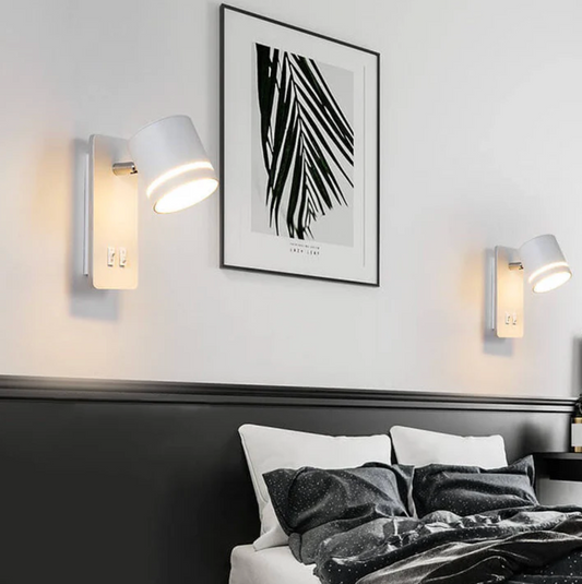 Moderne LED-væglampe med justerbar reflektor og dobbelt afbryder