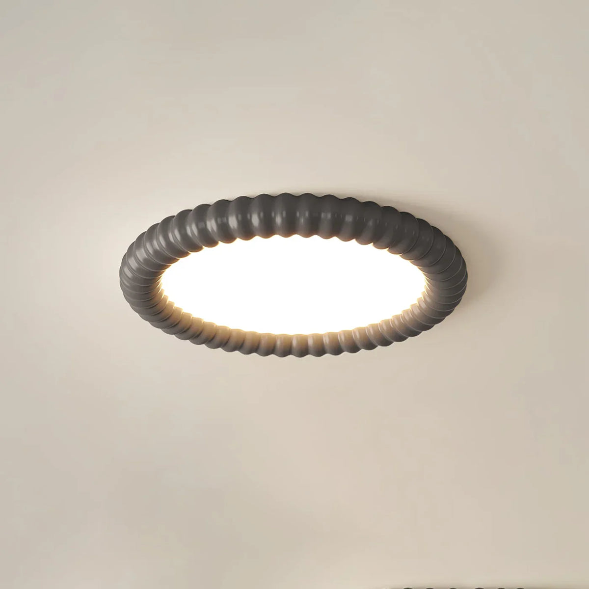Moderne loftlampe med LED og dekorativ bølgeramme