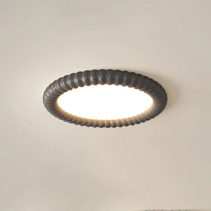 Moderne loftlampe med LED og dekorativ bølgeramme