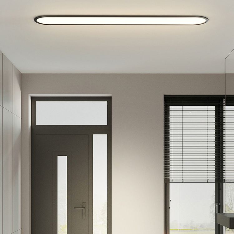 Slank oval plafond i sort eller hvid - Lumzi