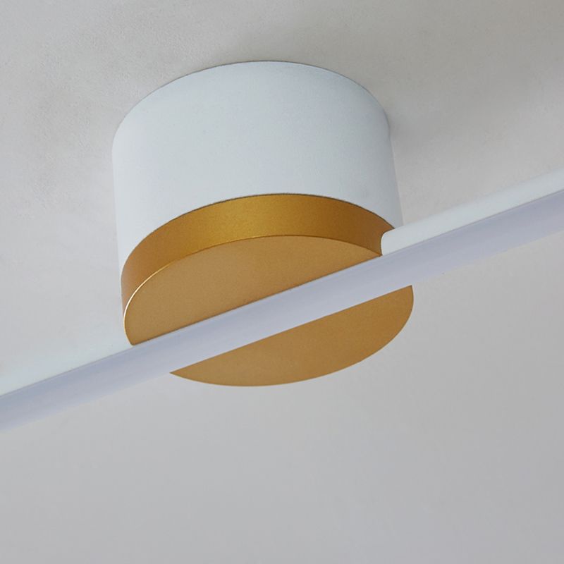 Slank plafond i bar-design med guld - Lumzi