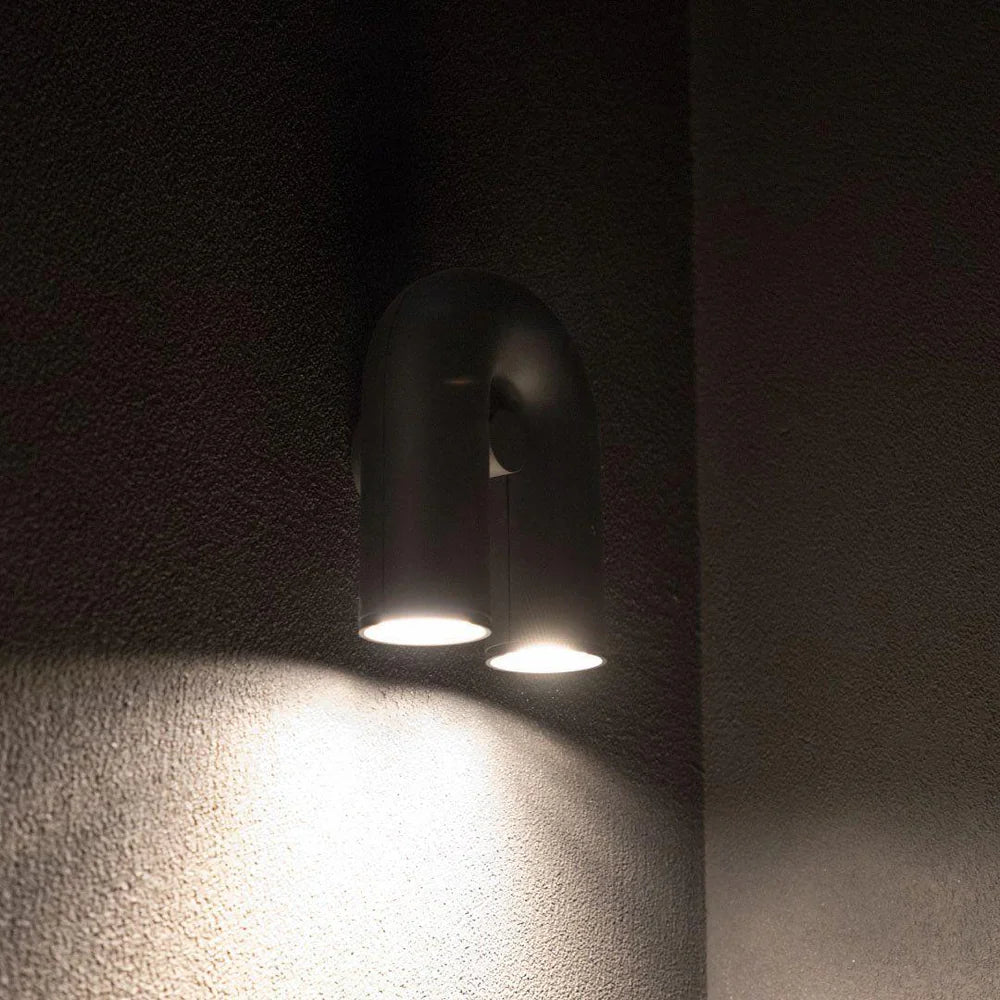 Bueformet LED-væglampe i moderne design