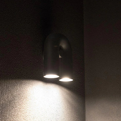 Bueformet LED-væglampe i moderne design