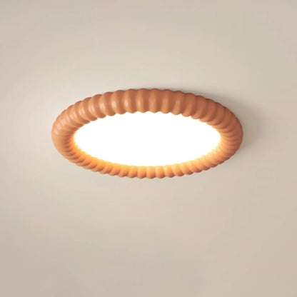 Moderne loftlampe med LED og dekorativ bølgeramme
