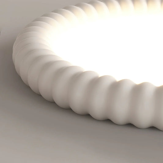 Moderne loftlampe med LED og dekorativ bølgeramme