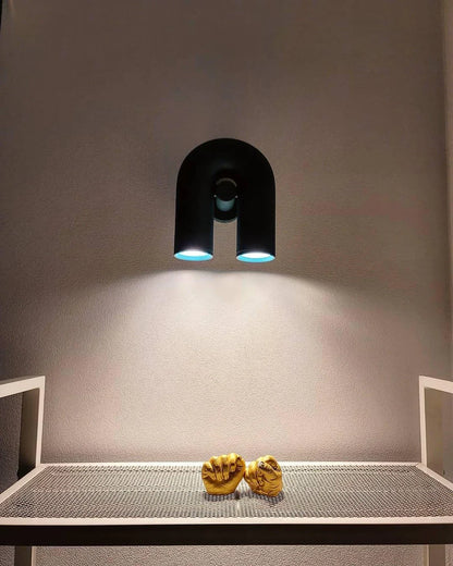 Bueformet LED-væglampe i moderne design