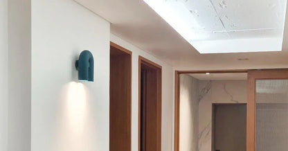 Bueformet LED-væglampe i moderne design