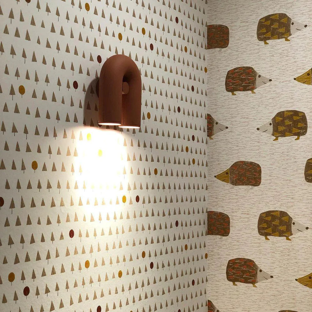 Bueformet LED-væglampe i moderne design