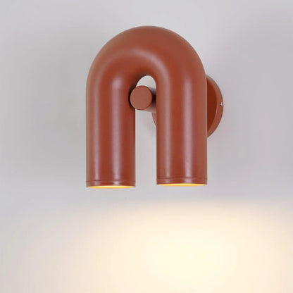Bueformet LED-væglampe i moderne design