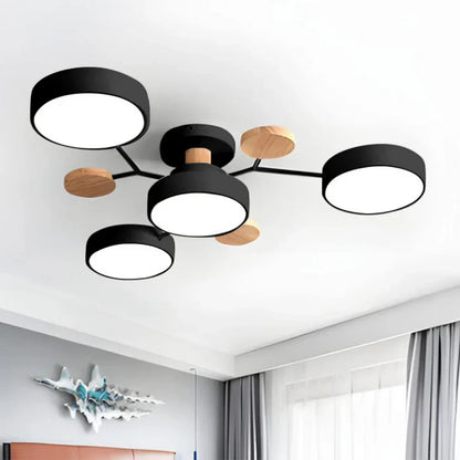 Moderne LED-loftlampe med flere arme og trædetaljer