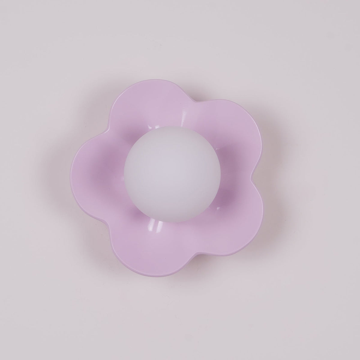 Blomstervæglampe med opalglasglobe - Lumzi