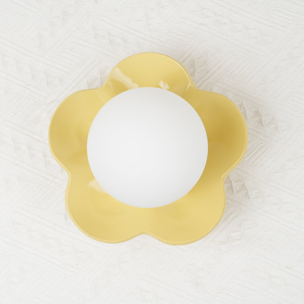 Blomstervæglampe med opalglasglobe - Lumzi