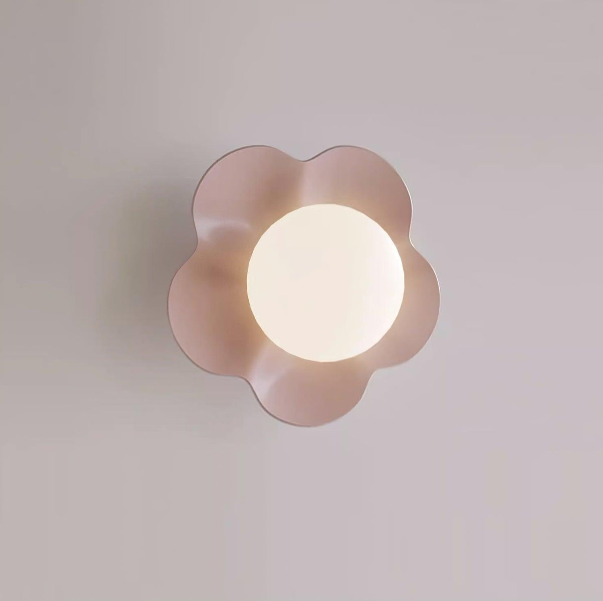 Blomstervæglampe med opalglasglobe - Lumzi