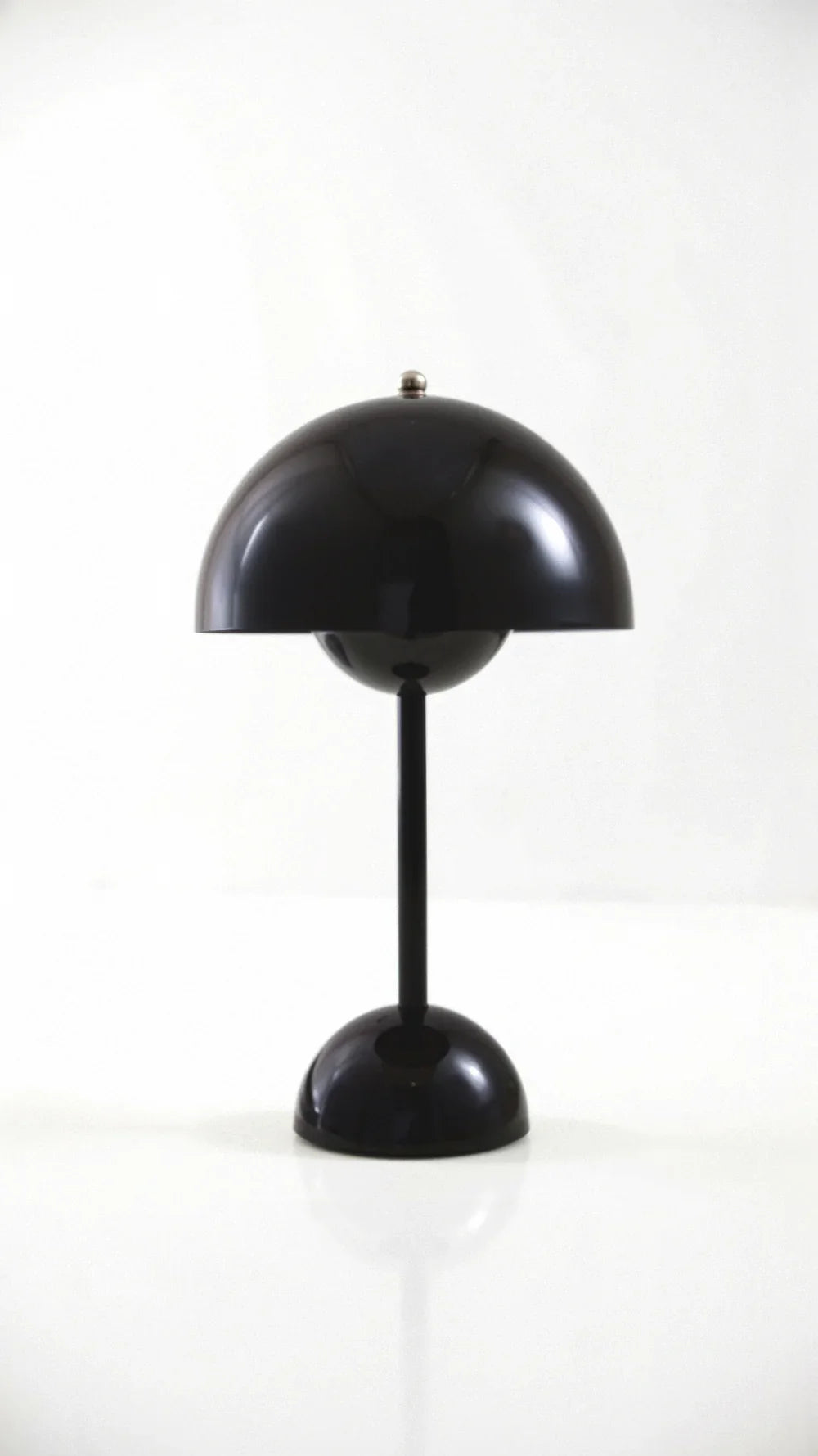 Trådløs bordlampe med minimalistisk design