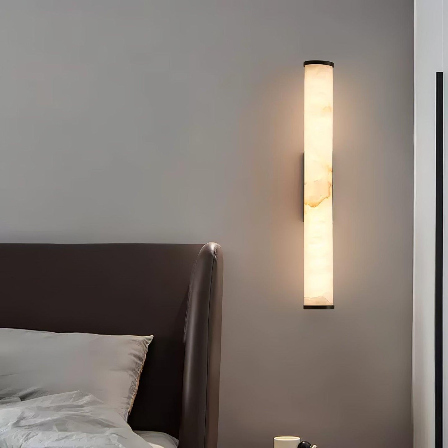 Lang LED-væglampe med alabasteffekt