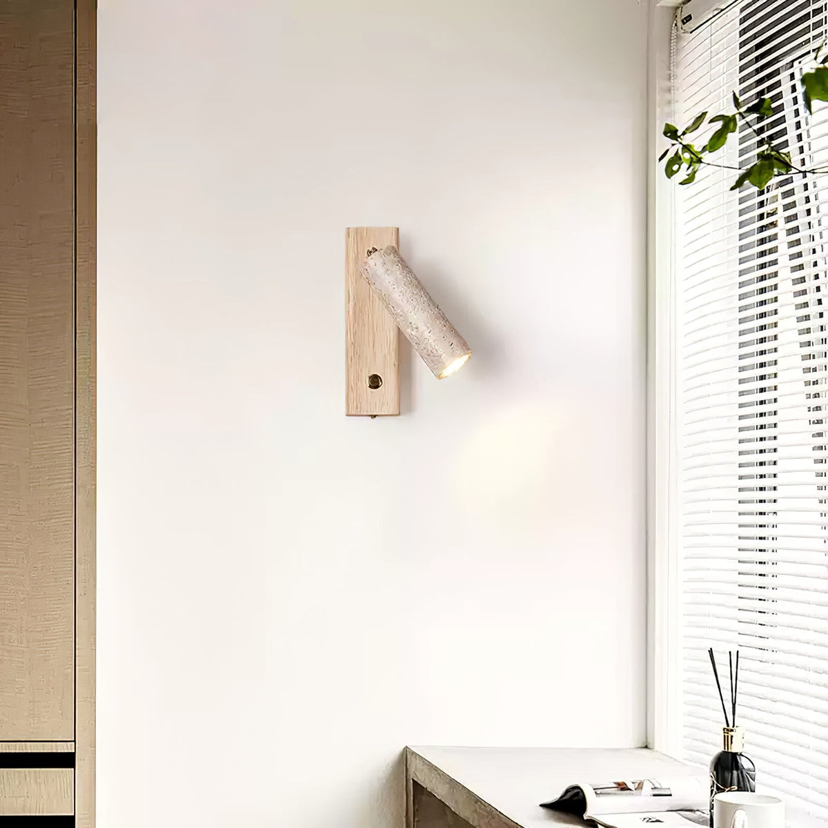 Væglampe i travertin og træ, cylinder - Lumzi