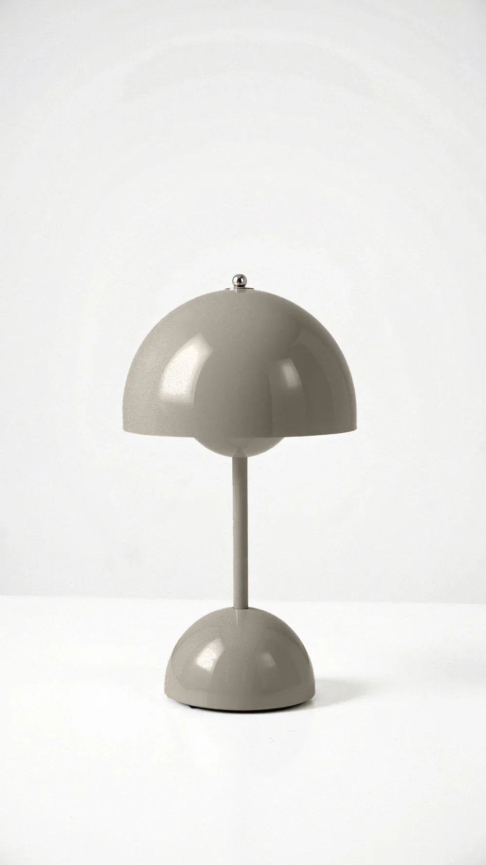 Trådløs bordlampe med minimalistisk design
