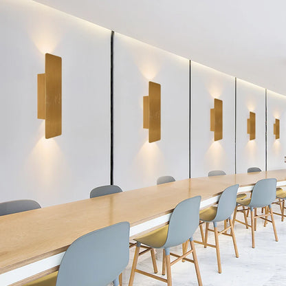 Moderne LED væglampe med lys op og ned