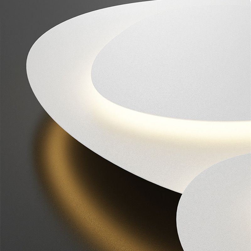 Plafond i hvid metal, skyformede paneler - Lumzi