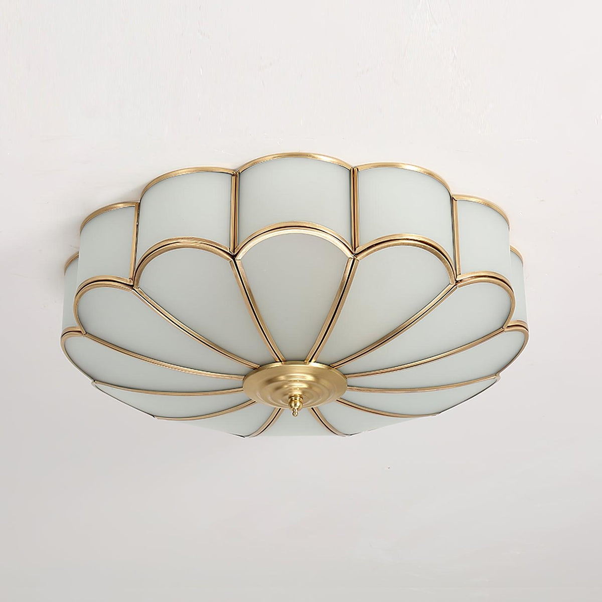 Plafond i messing med matteret glas - Lumzi