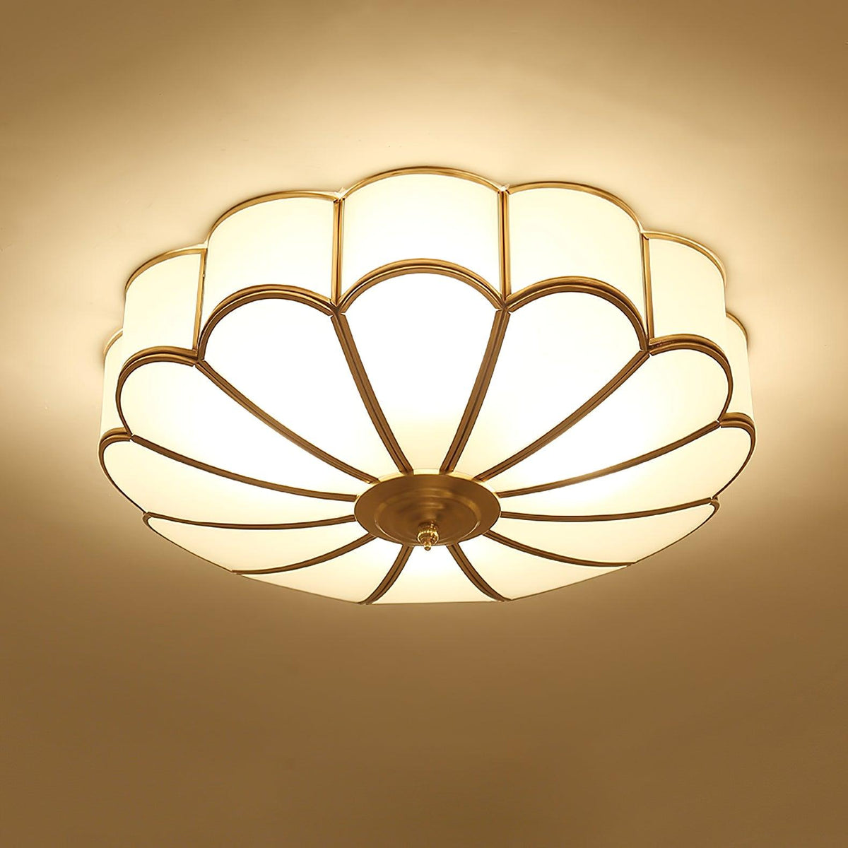 Plafond i messing med matteret glas - Lumzi