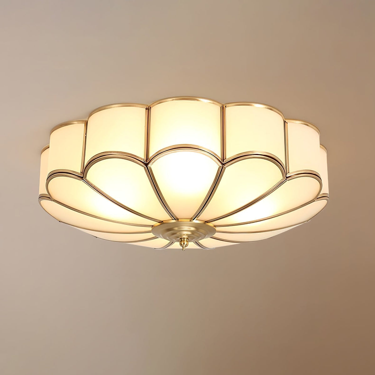 Plafond i messing med matteret glas - Lumzi