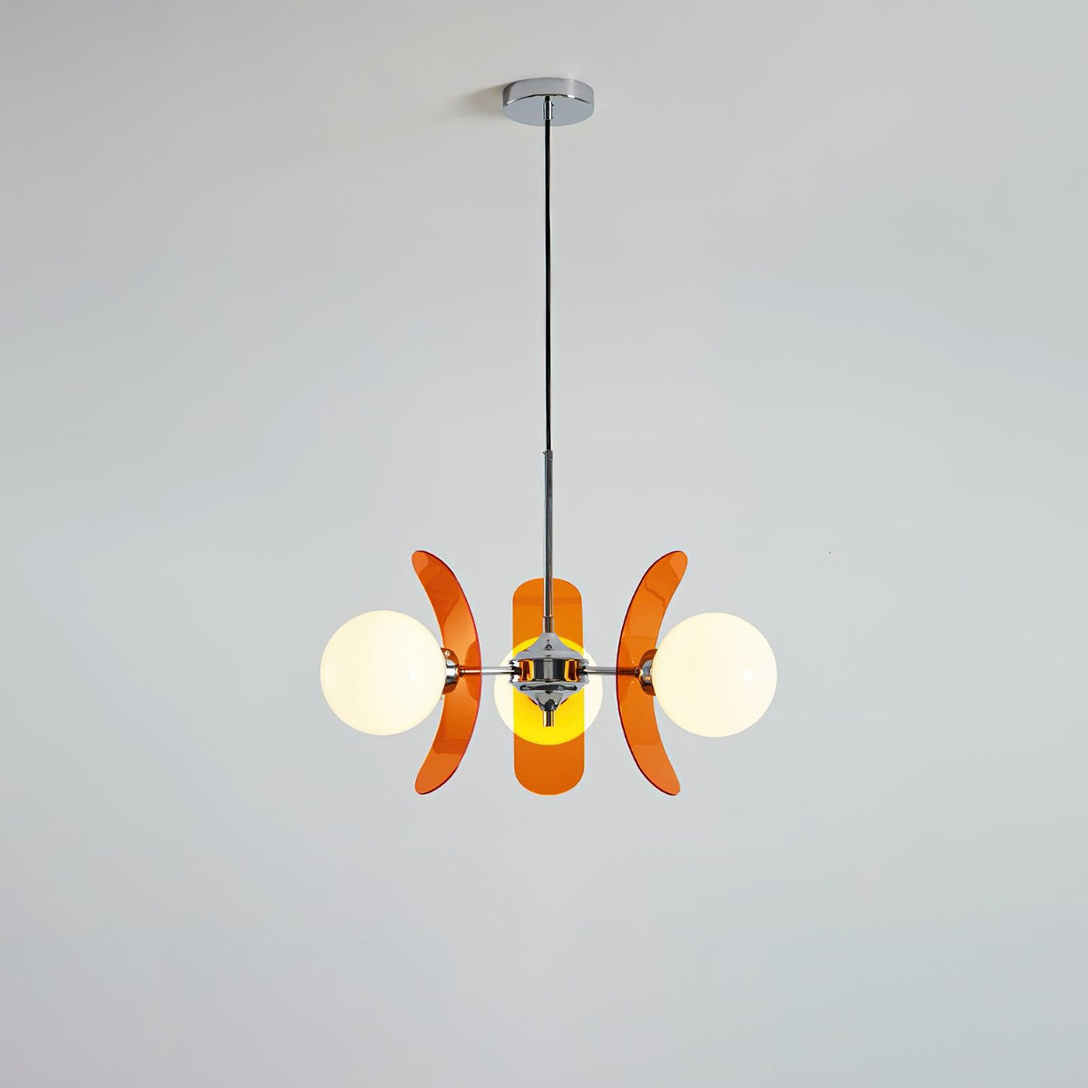 Lysekrone i akryl og opalglas med kronblade - Lumzi