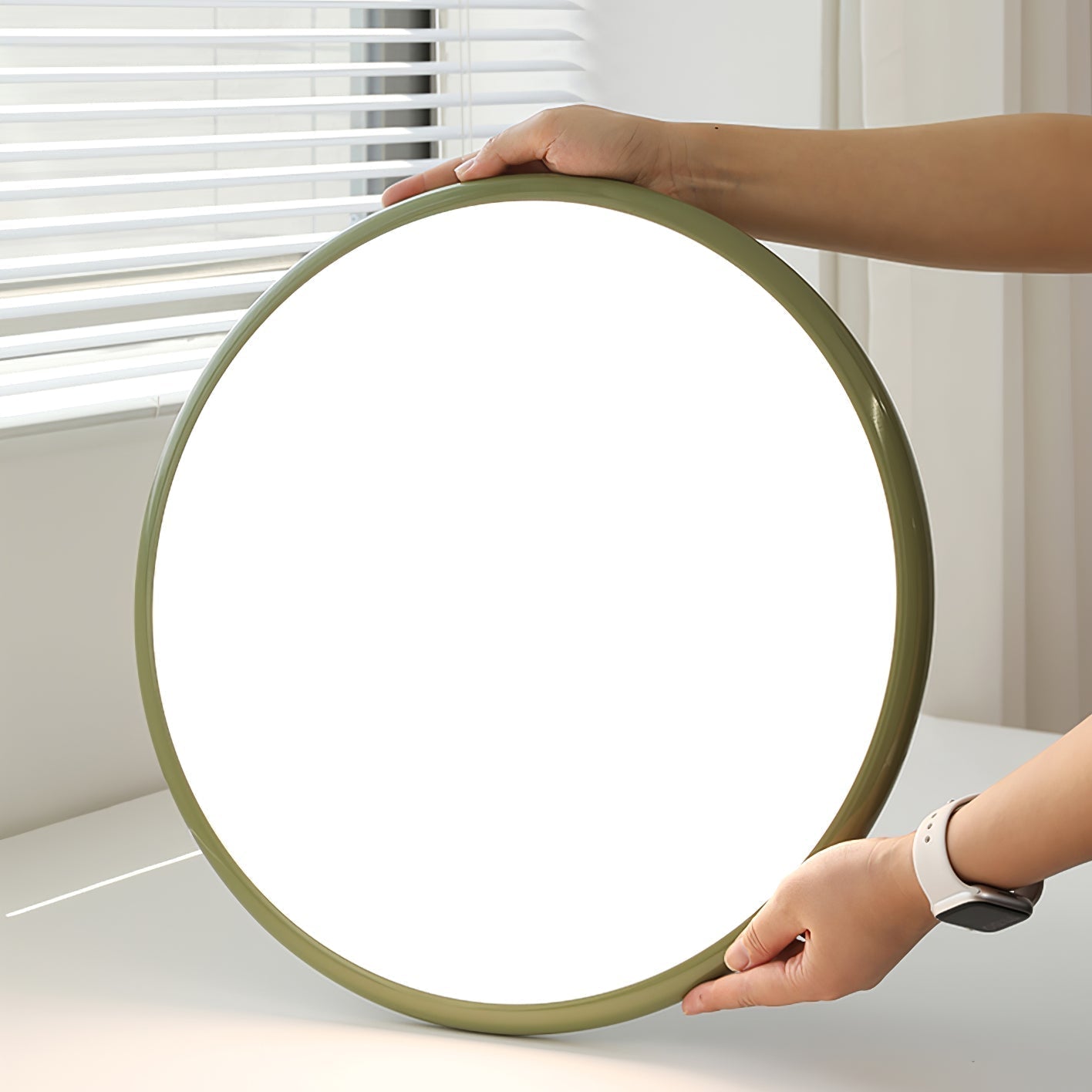 Plafond med hældbar skærm, disc-design - Lumzi
