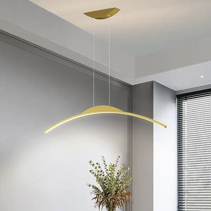 Buet lineær LED-pendel i metal - Lumzi
