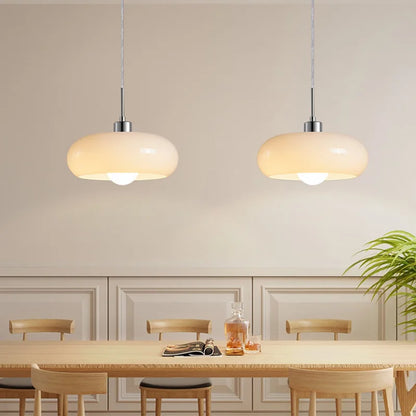 Pendellampe med opaliserende glasskærm – elegant retro Bauhaus-stil