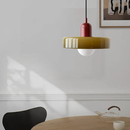 Bauhaus-pendellampe med farvet glasskærm