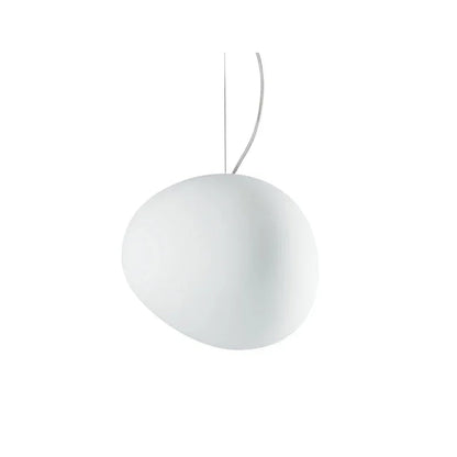 Moderne pendellampe med organisk, rund form og minimalistisk design