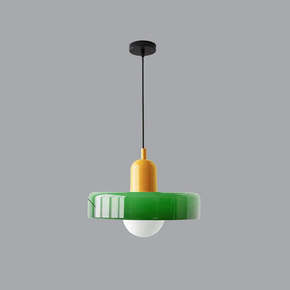 Moderne pendellampe med farvet glasskærm – Bauhaus-inspireret