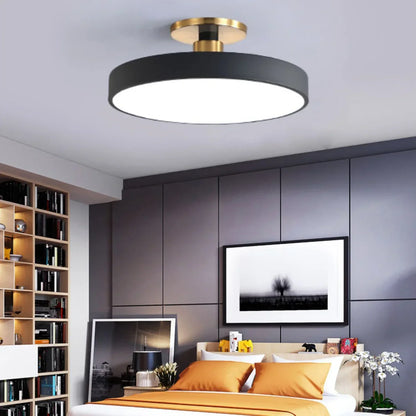 Rund LED-loftlampe i skandinavisk design