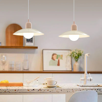 Moderne pendellampe med tofarvet design