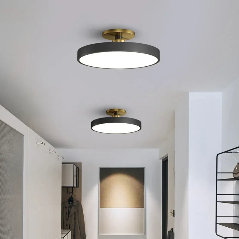 Rund LED-loftlampe i skandinavisk design