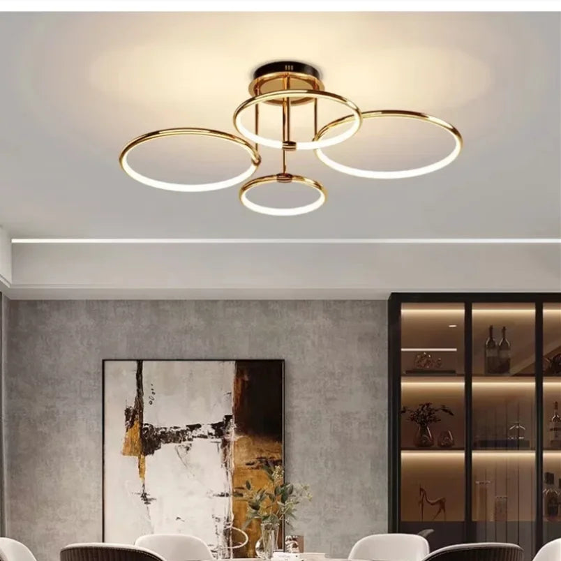Moderne LED-lysekrone med geometriske ringe