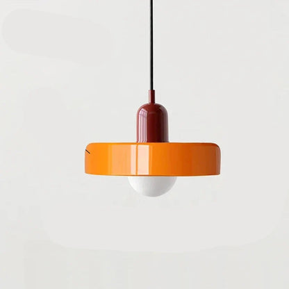 Moderne pendellampe med farvet glasskærm – Bauhaus-inspireret