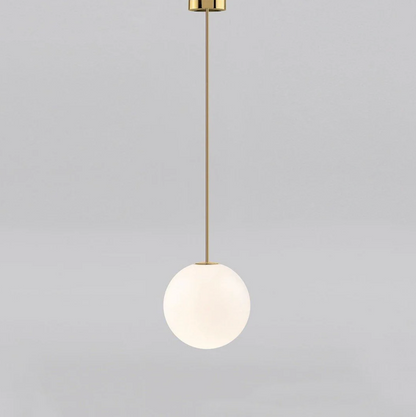 Kugleformet pendellampe med LED