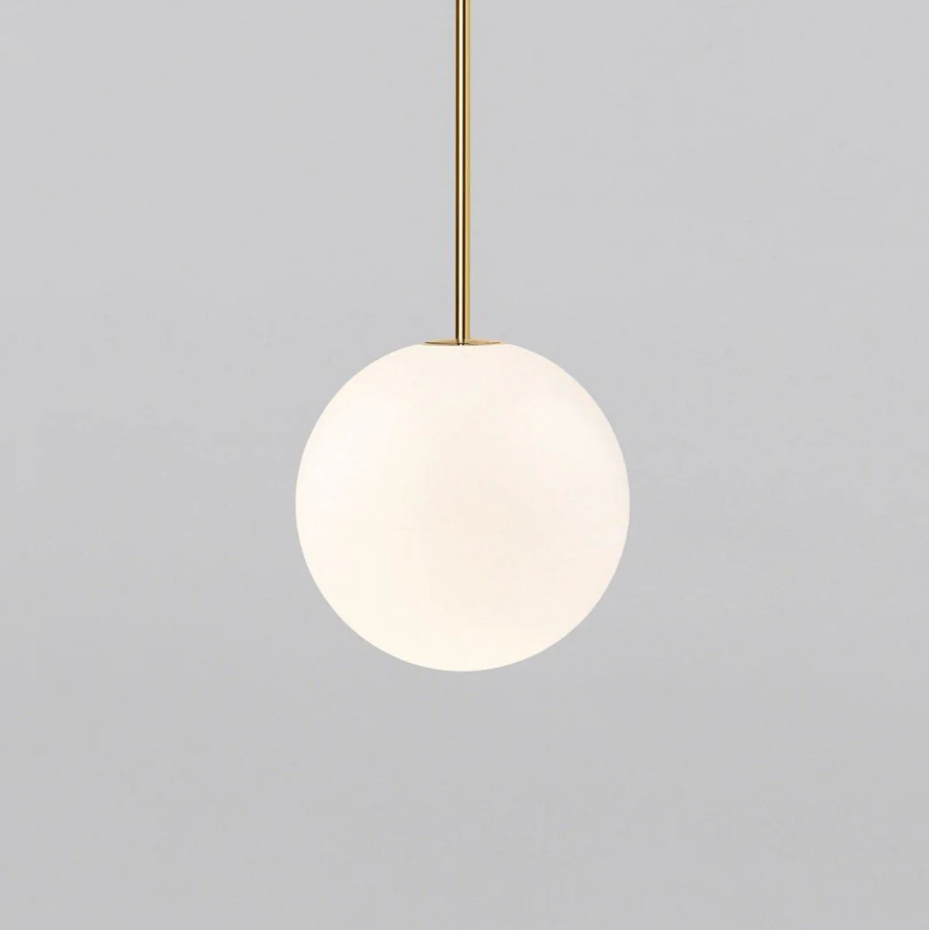 Kugleformet pendellampe med LED