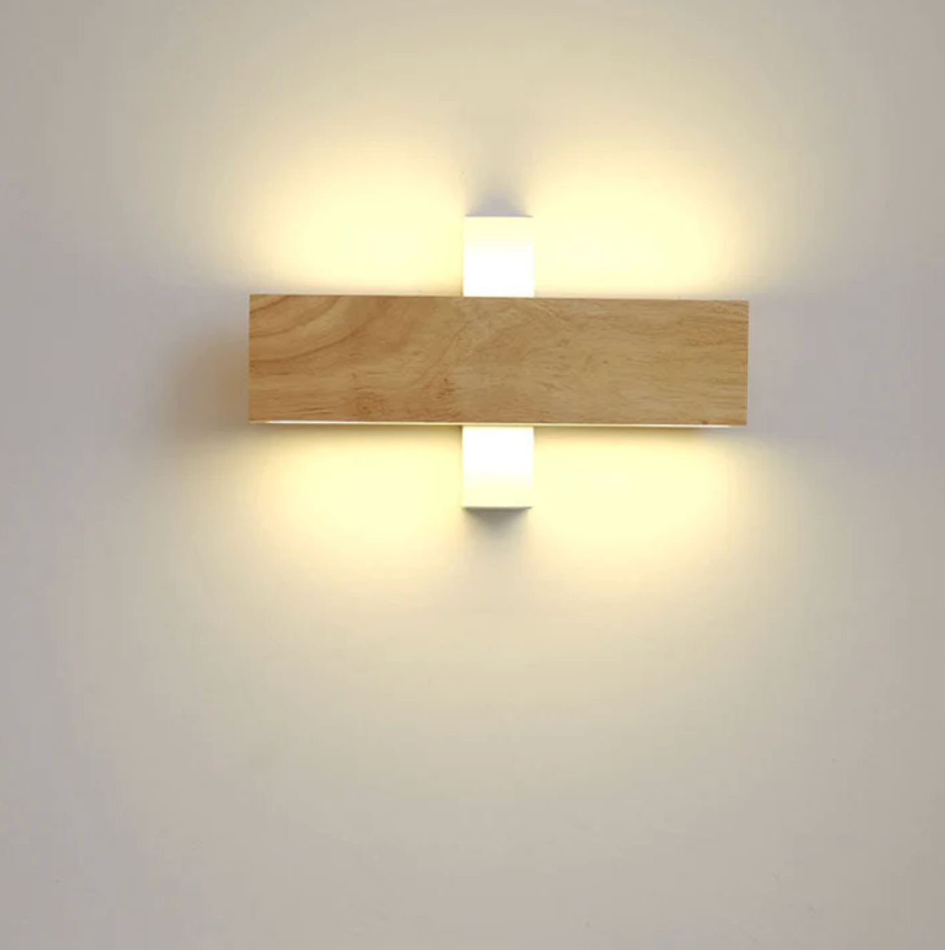 Træ væglampe med LED – minimalistisk linjelampe