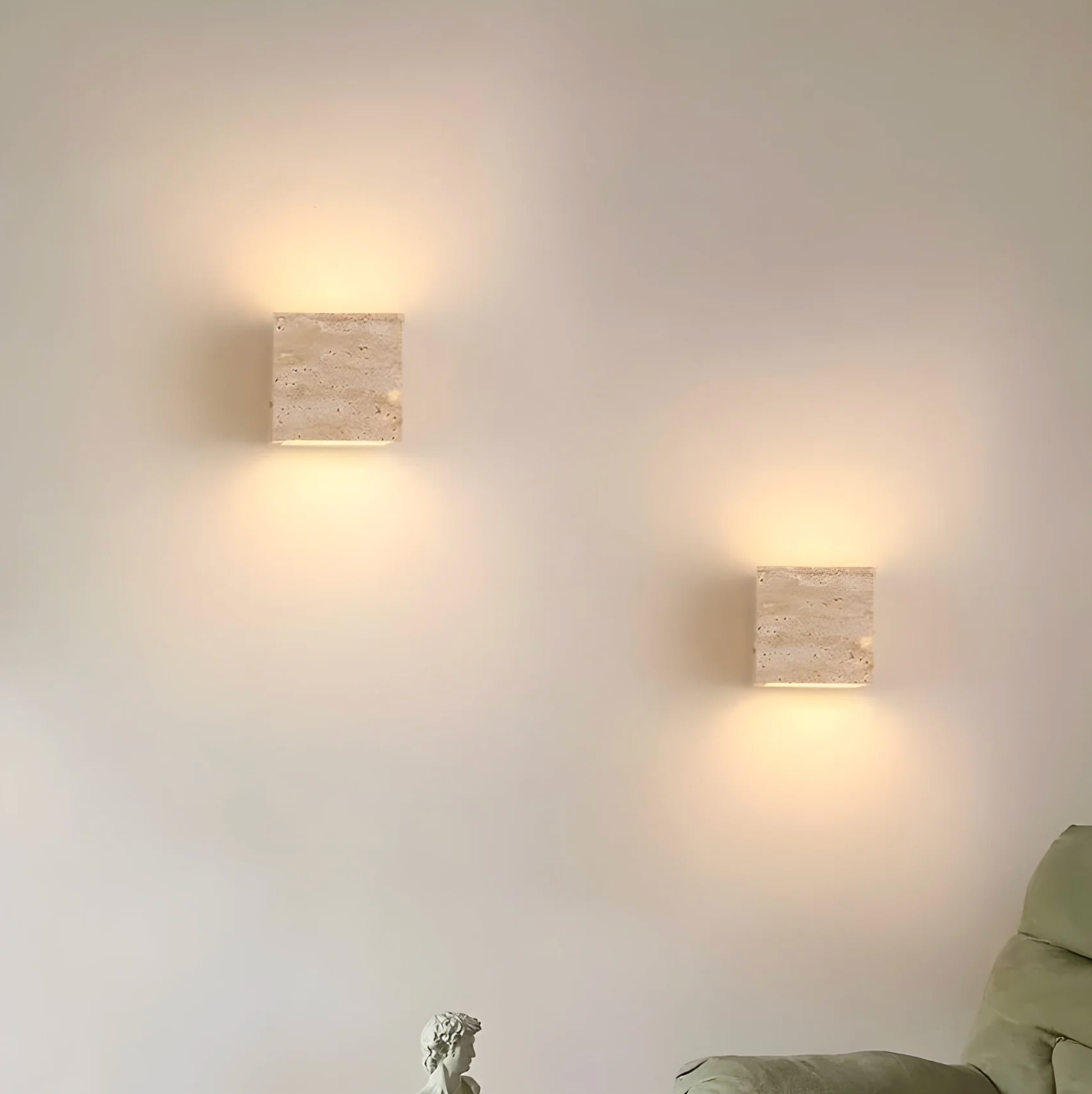 Væglampe i naturlig travertin – minimalistisk stenvæglampe