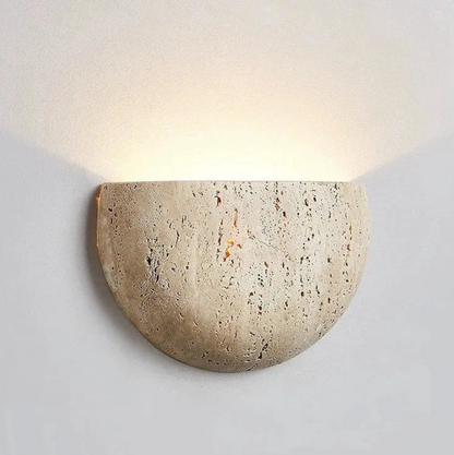 Væglampe i natursten – halvrundt design med LED