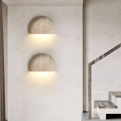 Væglampe i natursten – halvrundt design med LED