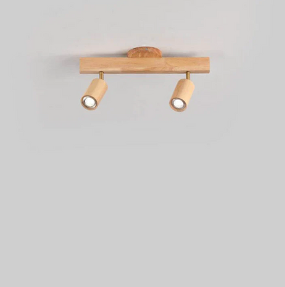 Loftlampe i træ med justerbare spotlights – skandinavisk stil