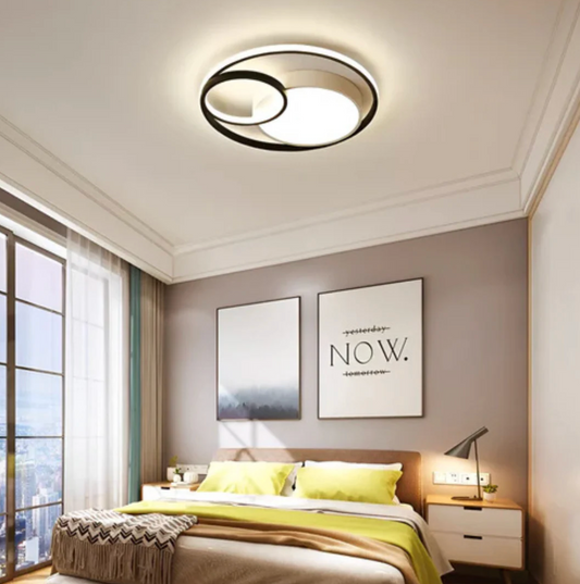 Moderne LED-loftlampe med dekorative ringe