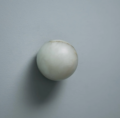 Væglampe med marmoreffekt – moderne LED-kuglelampe