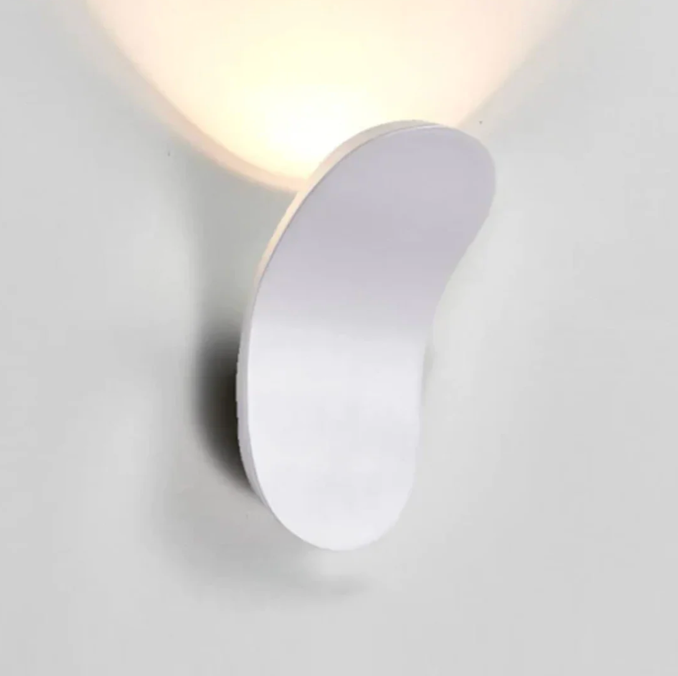 Moderne LED-væglampe med minimalistisk design