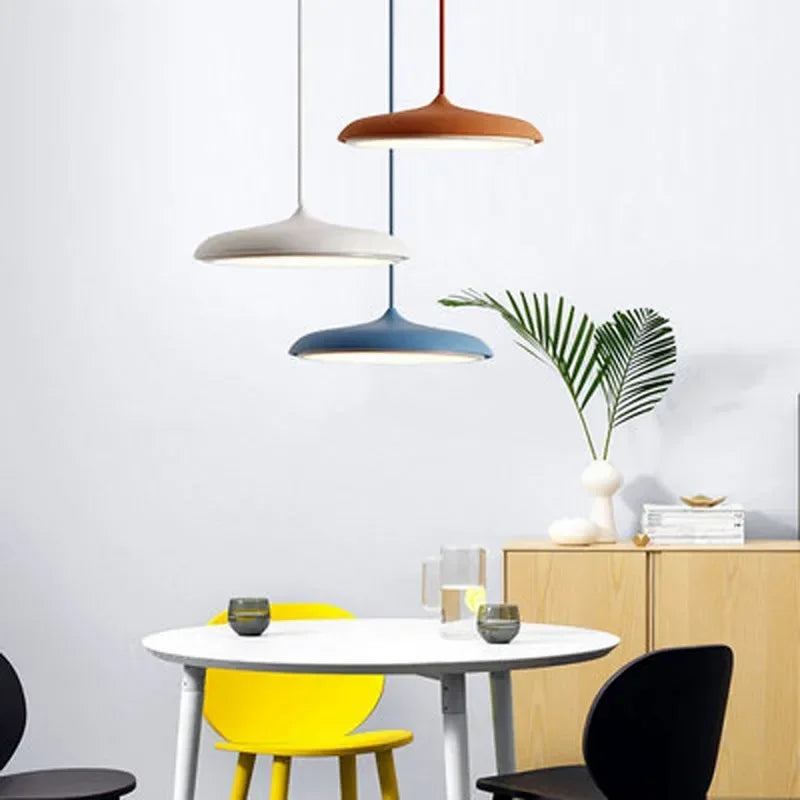 Ultratynd LED-pendellampe med rund skærm